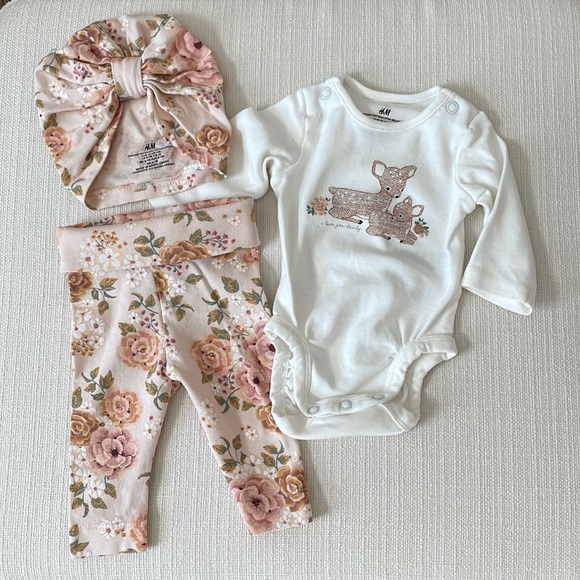 H&M Other - H&M Baby Girl Deer Set Size PM